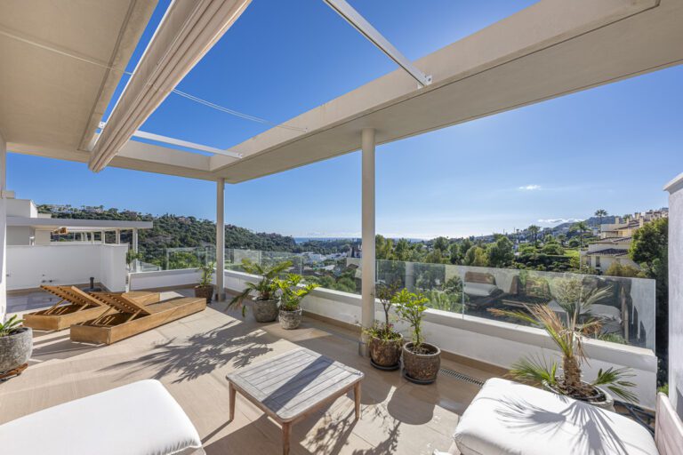 Prime 3 Bedroom Penthouse For Sale in La Reserva del Alcuzcuz Benahavis