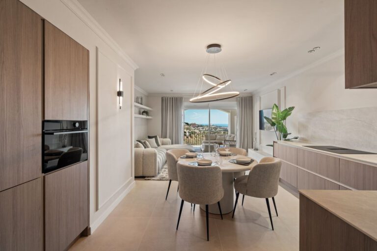 Stunning 3 Bedroom Apartment For Sale in La Quinta Benahavis