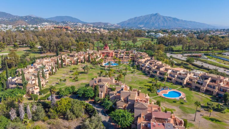 Renovated 3 Bedroom Penthouse For Sale in Atalaya Estepona