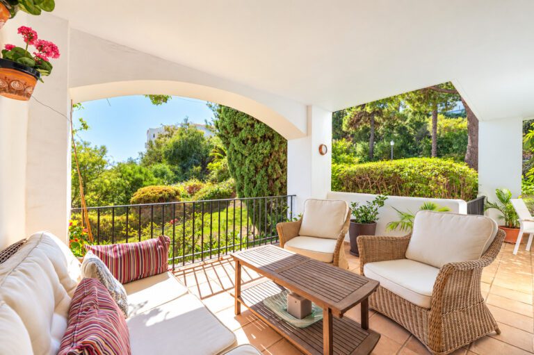 Superb 3 Bedroom Apartment For Sale in La Quinta Benahavis