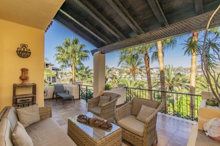 Excellent 2 Bedroom Apartment For Sale in Atalaya Estepona
