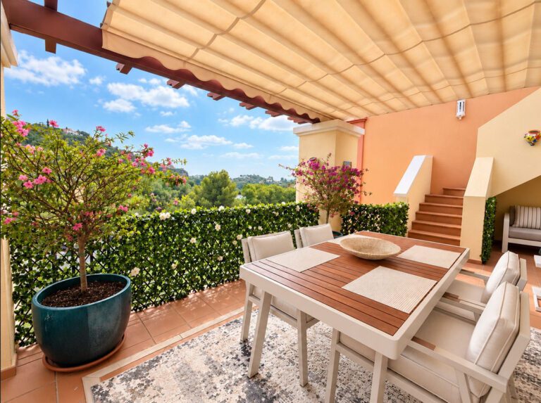 Modern 3 Bedroom Penthouse For Sale in Los Arqueros Benahavis