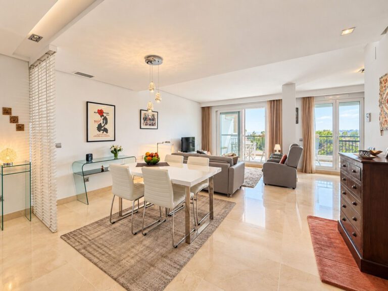 Top 3 Bedroom Apartment For Sale in Los Arqueros Benahavis