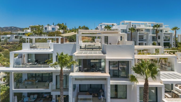 Prime 2 Bedroom Penthouse For Sale in La Alqueria Benahavis