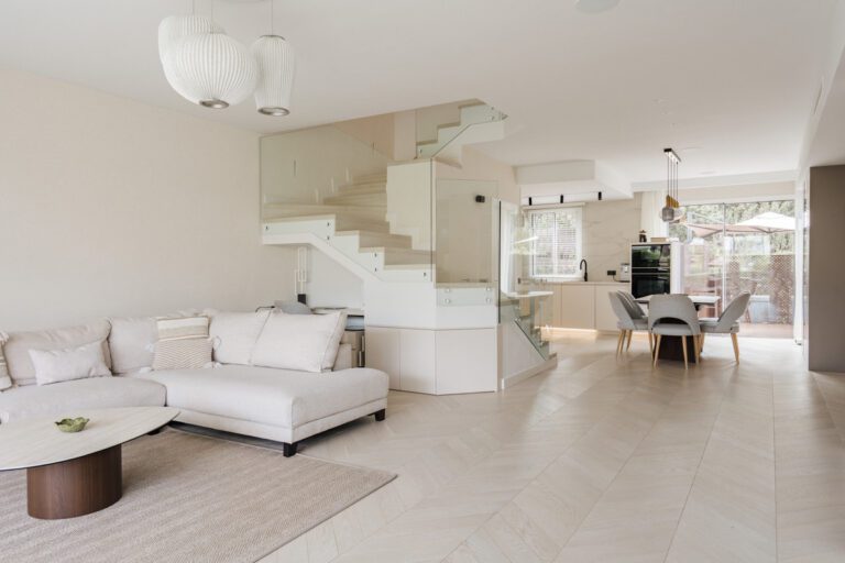 Fine 3 Bedroom Townhouse For Sale in El Paraiso Alto Benahavis